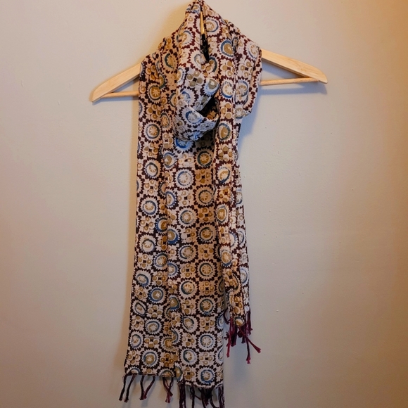Scarf - Picture 1 of 2